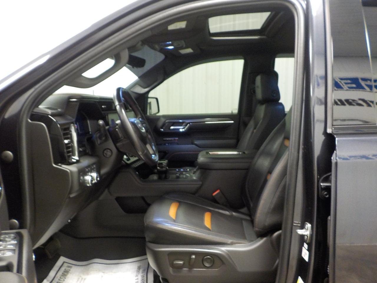 GMC Sierra 1500 4WD Crew Cab 147" AT4 2022