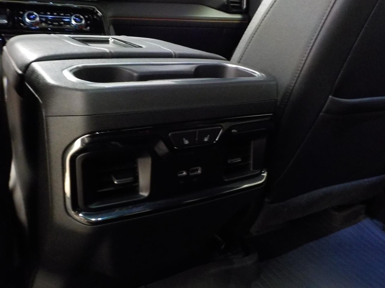 GMC Sierra 1500 4WD Crew Cab 147" AT4 2022