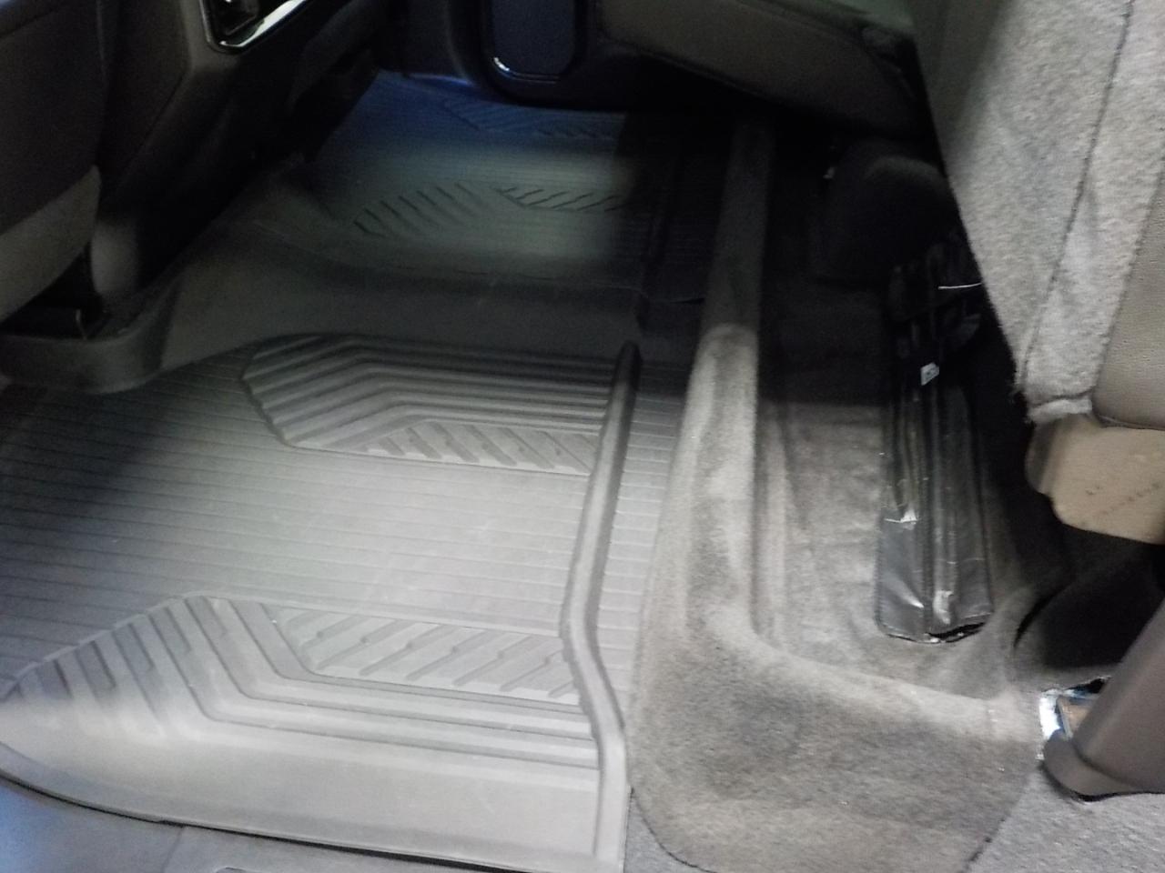GMC Sierra 1500 4WD Crew Cab 147" AT4 2022