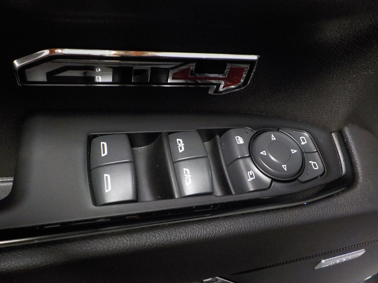 GMC Sierra 1500 4WD Crew Cab 147" AT4 2022