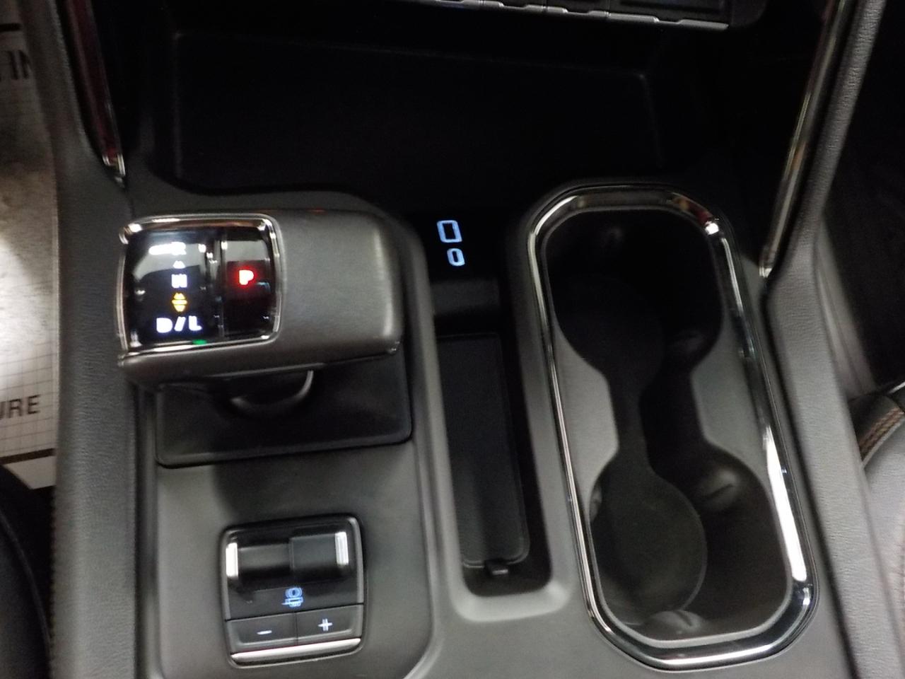 GMC Sierra 1500 4WD Crew Cab 147" AT4 2022