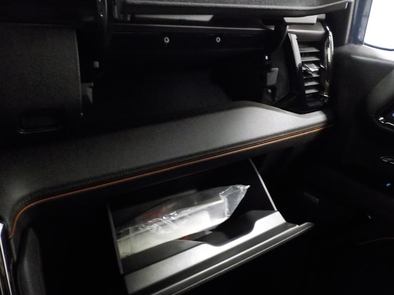 GMC Sierra 1500 4WD Crew Cab 147" AT4 2022