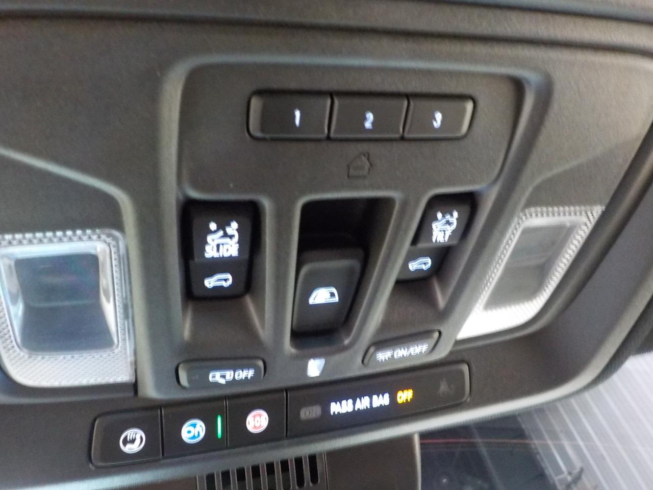 GMC Sierra 1500 4WD Crew Cab 147" AT4 2022