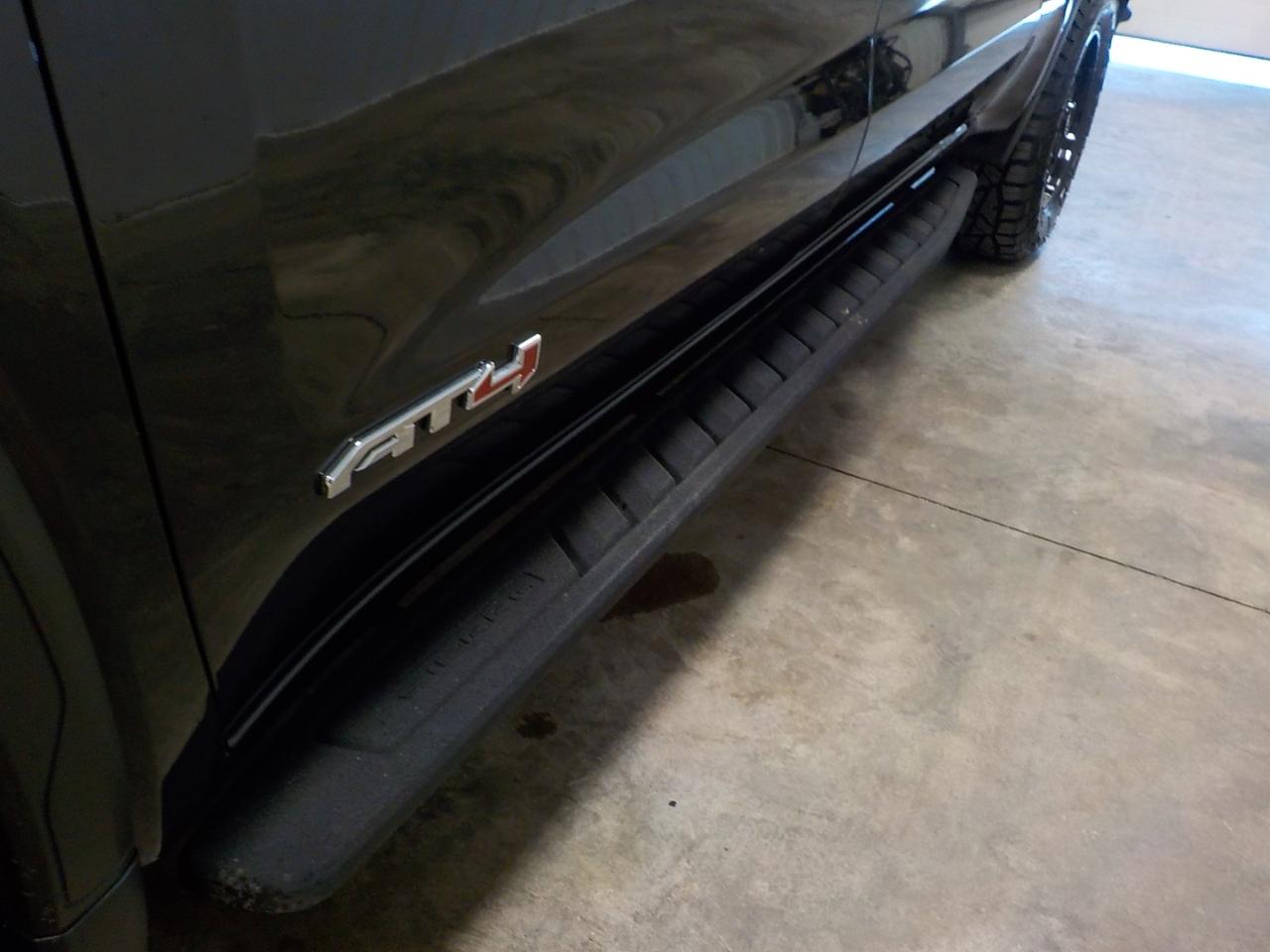 GMC Sierra 1500 4WD Crew Cab 147" AT4 2022