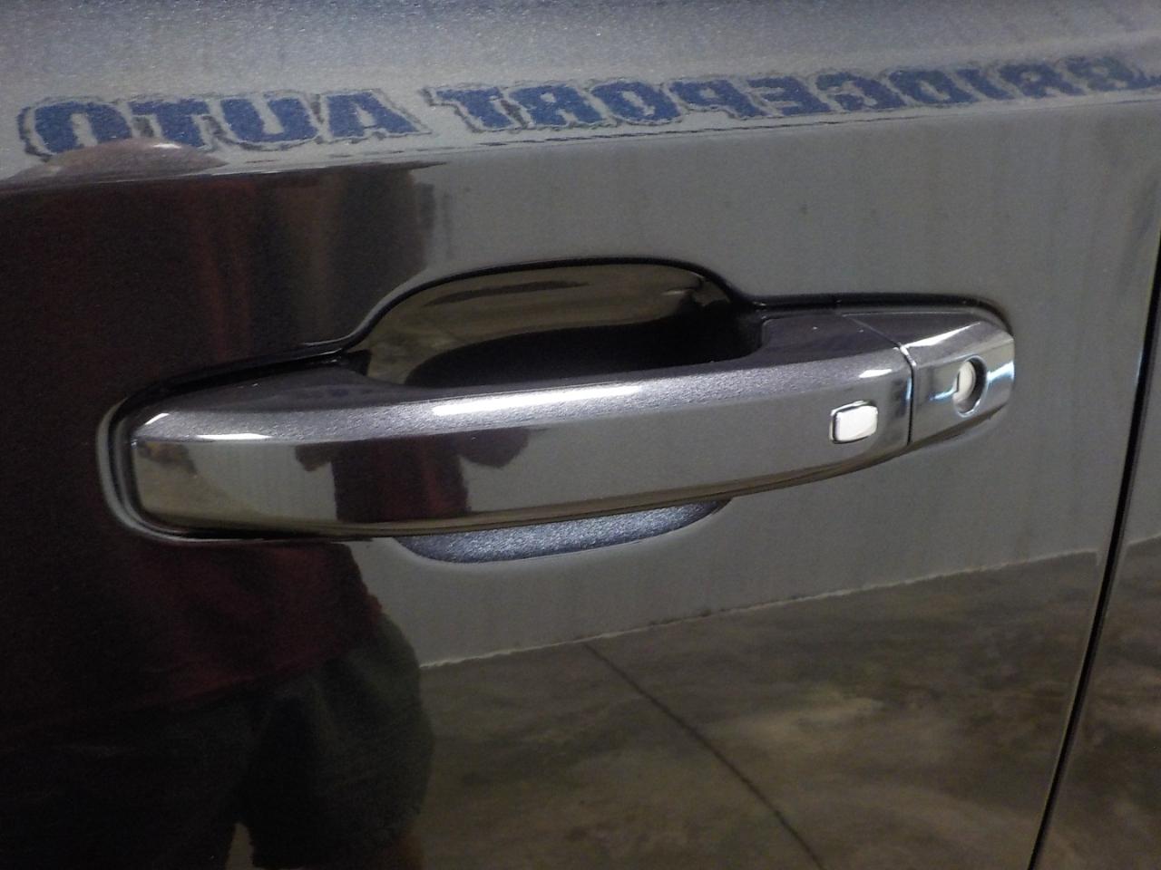 GMC Sierra 1500 4WD Crew Cab 147" AT4 2022