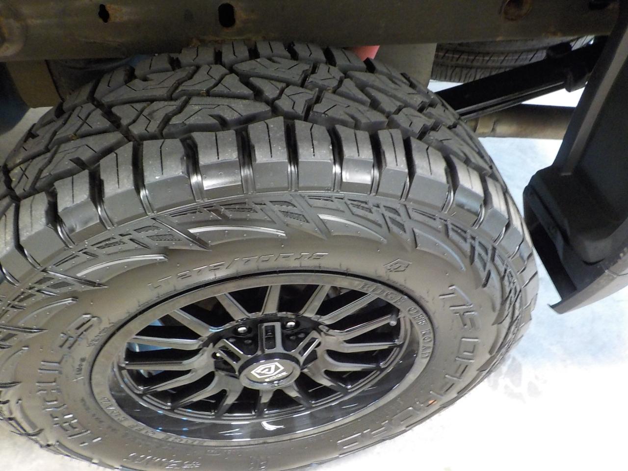 GMC Sierra 1500 4WD Crew Cab 147" AT4 2022