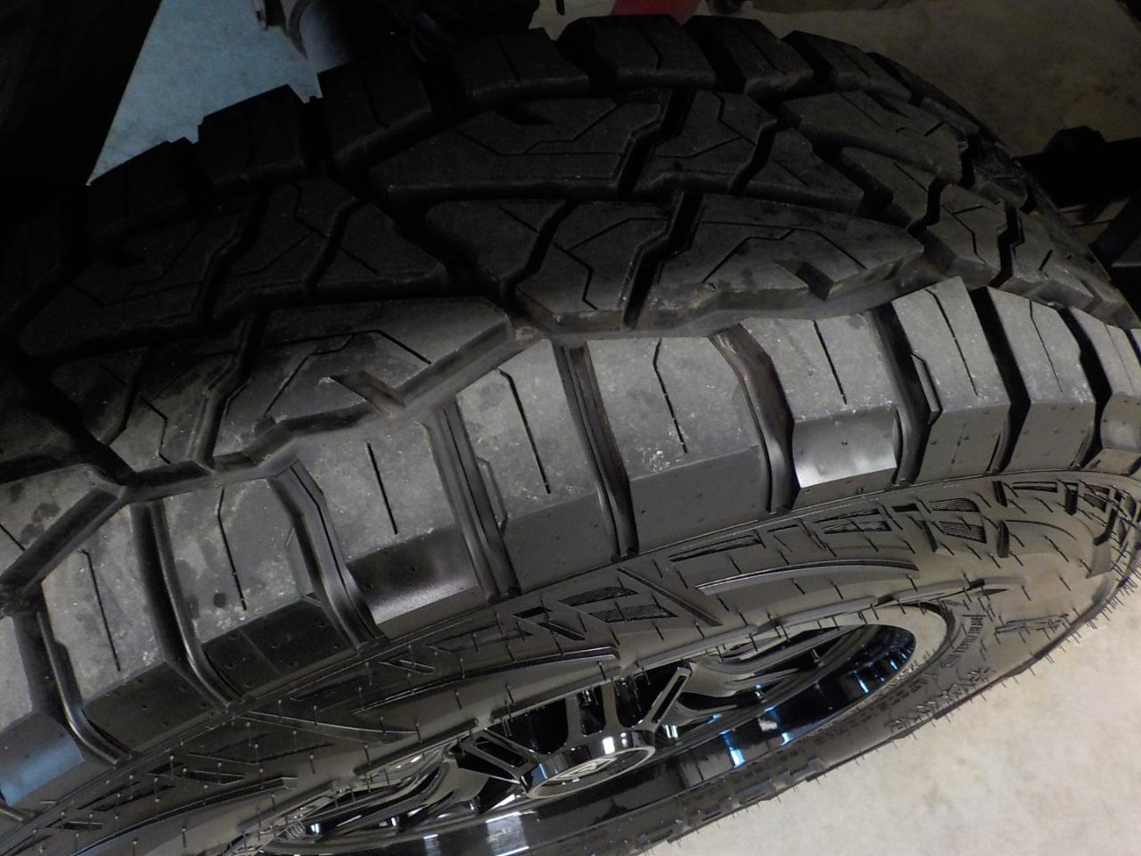 GMC Sierra 1500 4WD Crew Cab 147" AT4 2022