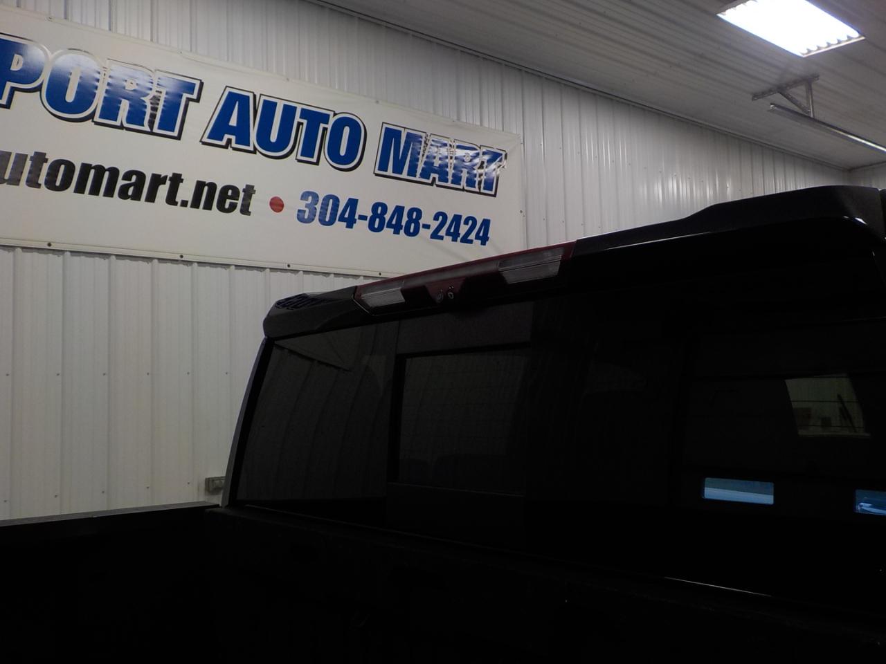 GMC Sierra 1500 4WD Crew Cab 147" AT4 2022