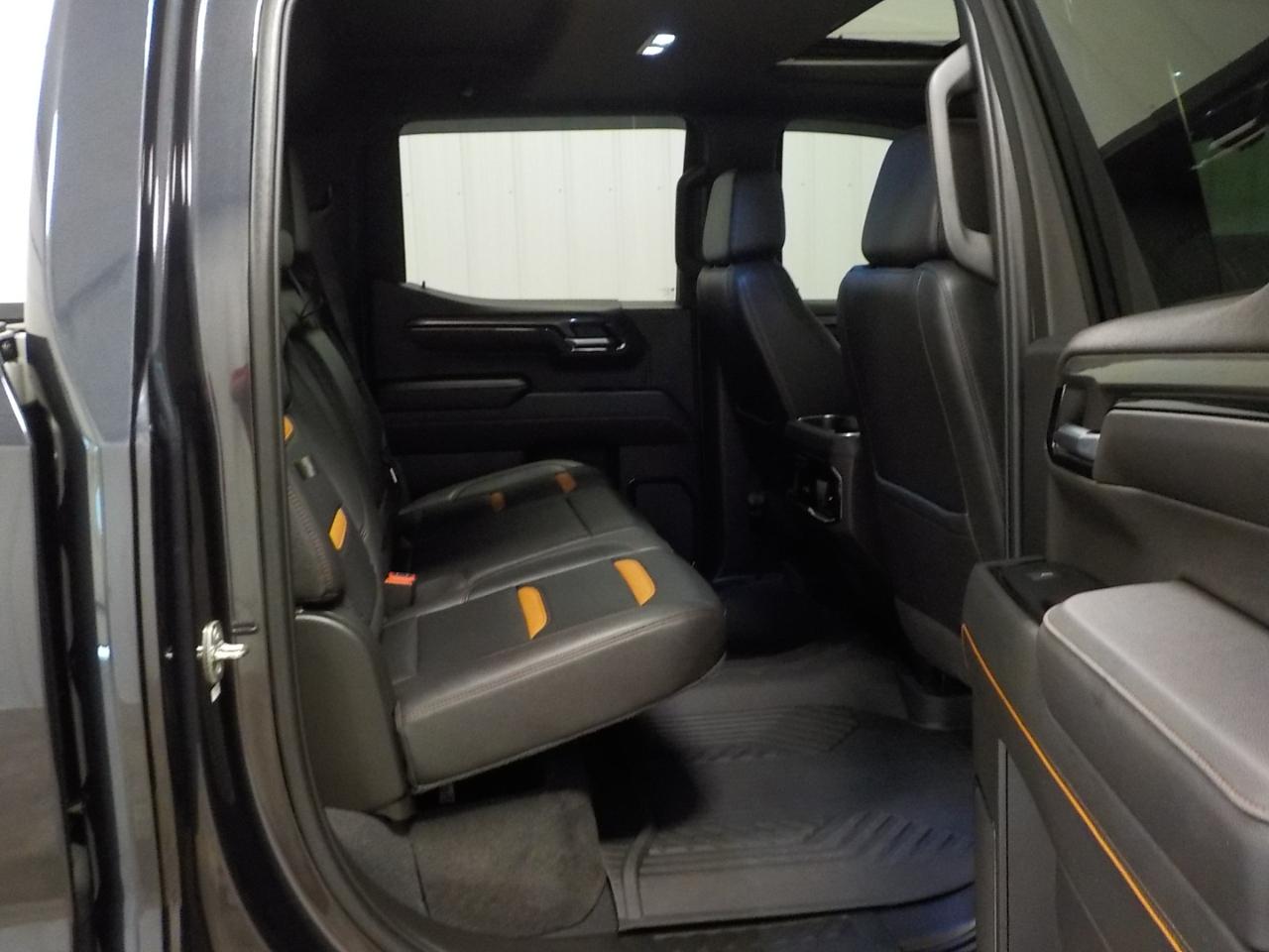GMC Sierra 1500 4WD Crew Cab 147" AT4 2022