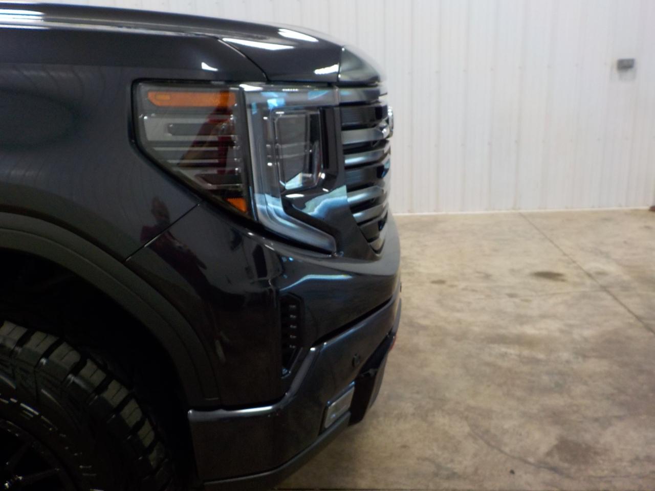 GMC Sierra 1500 4WD Crew Cab 147" AT4 2022