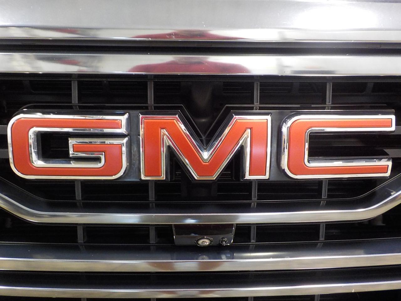GMC Sierra 1500 4WD Crew Cab 147" AT4 2022