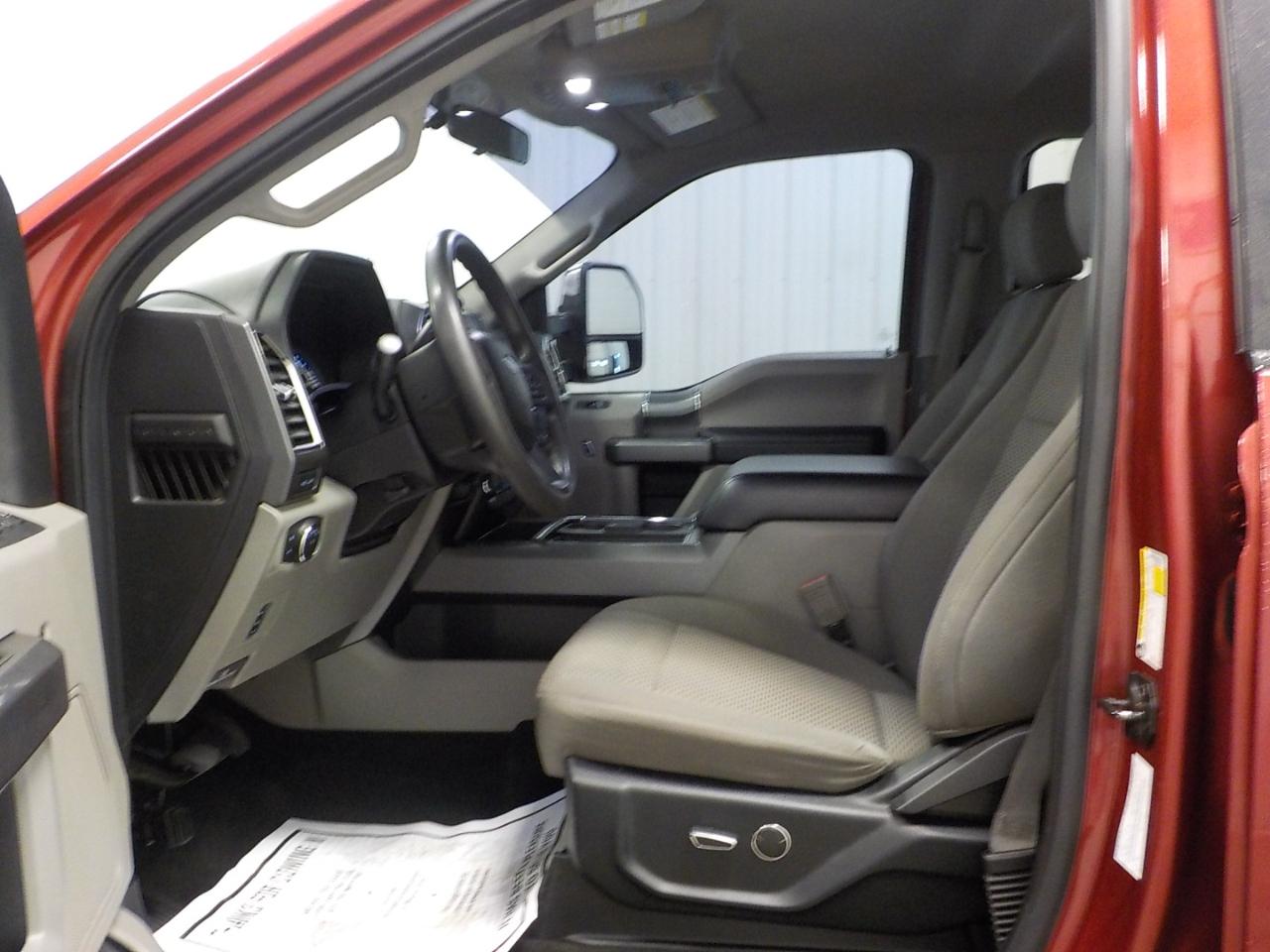Ford Super Duty F-350 SRW XLT 4WD Crew Cab 6.75' Box 2018