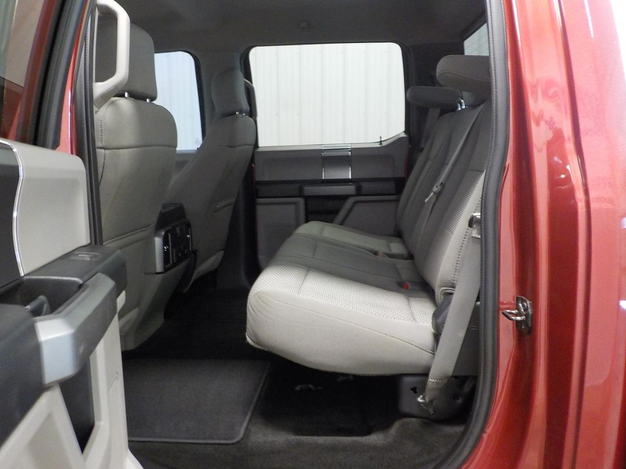 Ford Super Duty F-350 SRW XLT 4WD Crew Cab 6.75' Box 2018