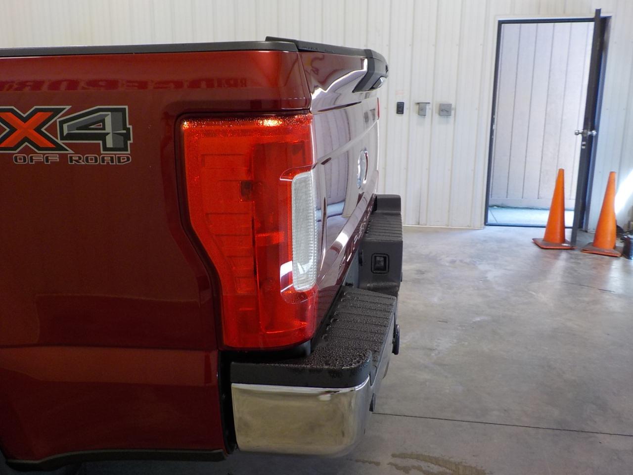 Ford Super Duty F-350 SRW XLT 4WD Crew Cab 6.75' Box 2018