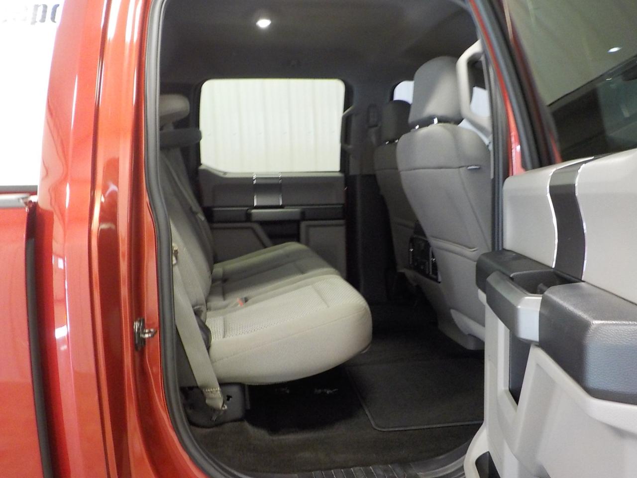 Ford Super Duty F-350 SRW XLT 4WD Crew Cab 6.75' Box 2018
