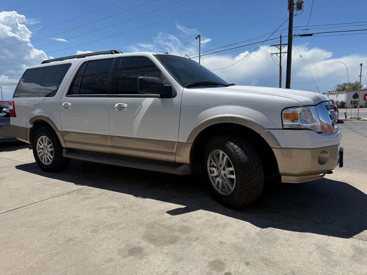 Ford Expedition 4WD 4dr XLT 2012