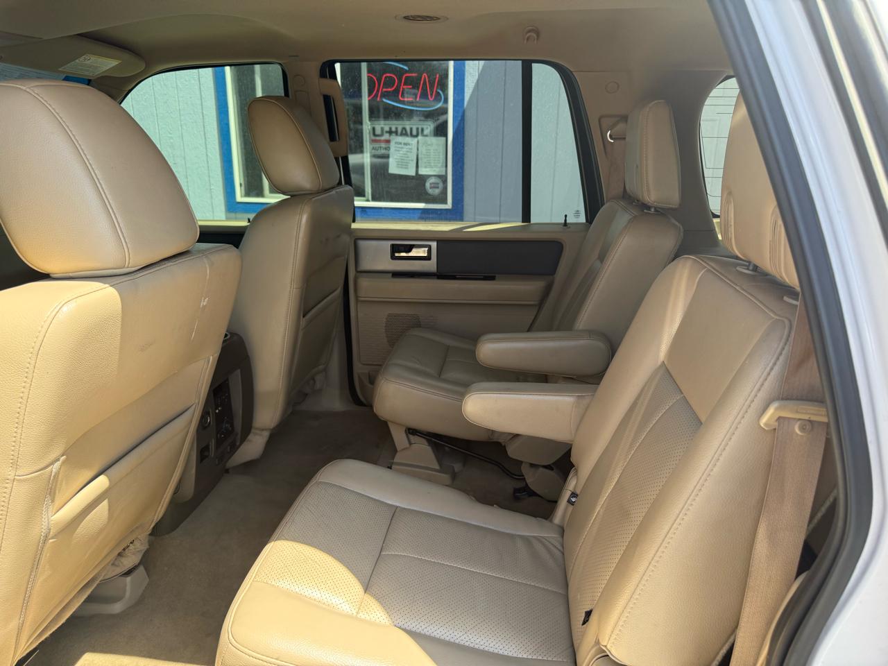 Ford Expedition 4WD 4dr XLT 2012