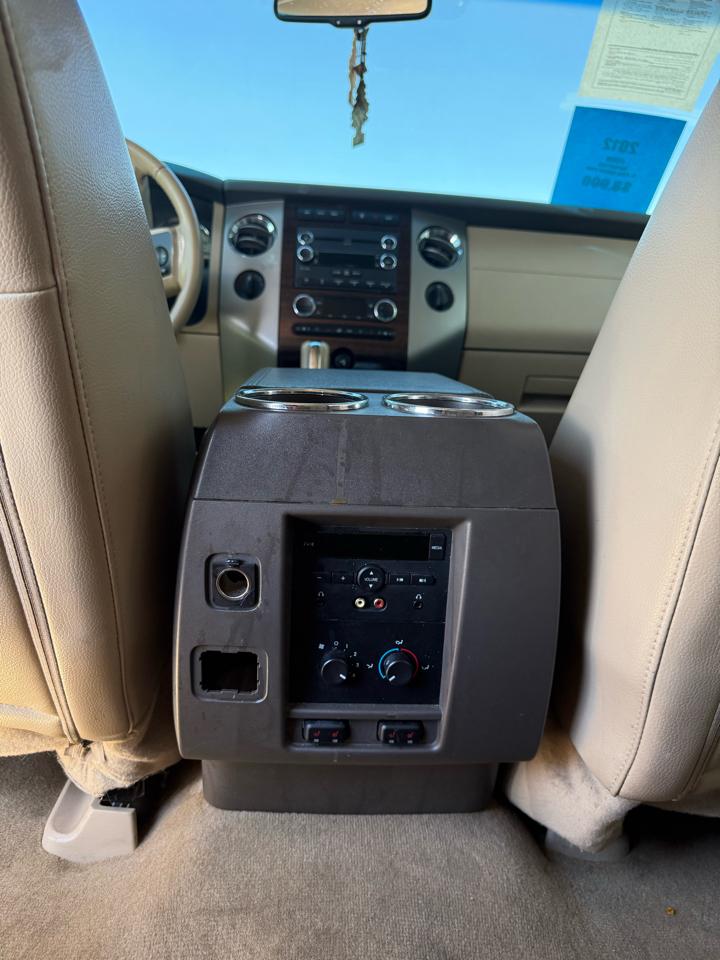 Ford Expedition 4WD 4dr XLT 2012