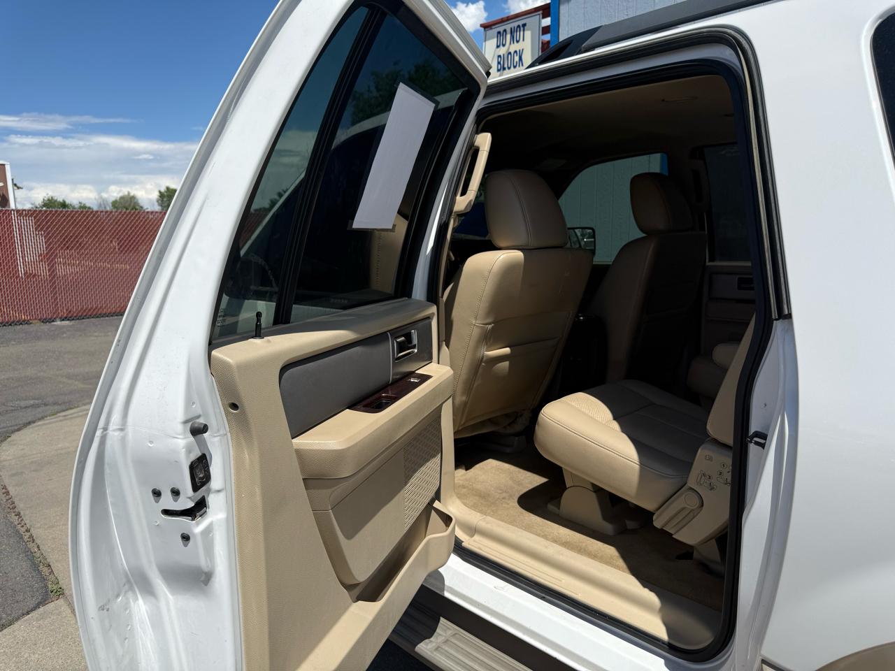 Ford Expedition 4WD 4dr XLT 2012
