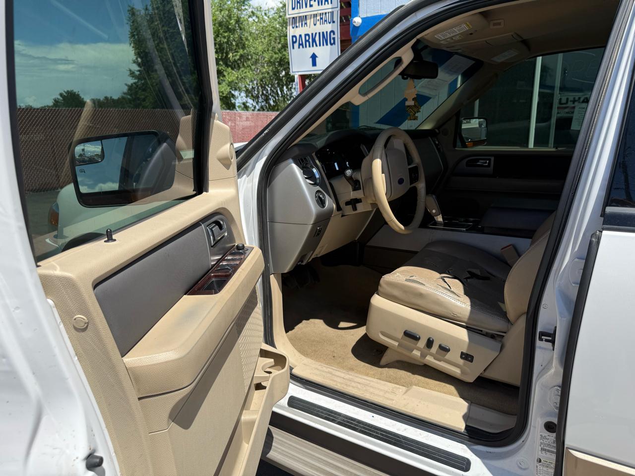 Ford Expedition 4WD 4dr XLT 2012