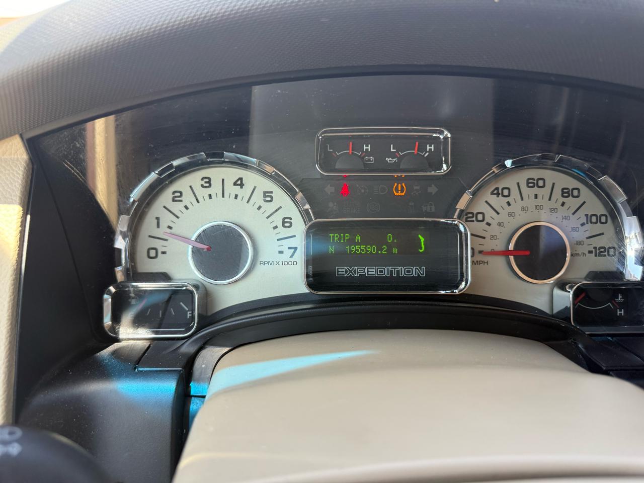 Ford Expedition 4WD 4dr XLT 2012