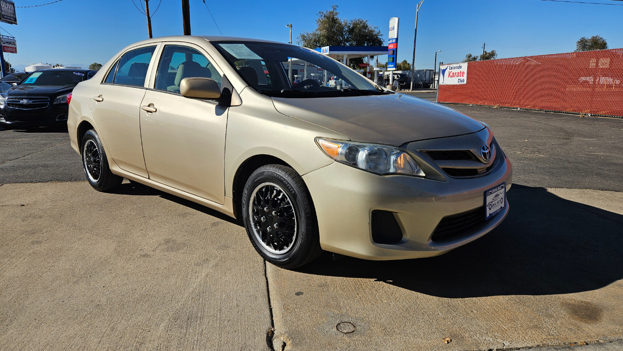 Toyota Corolla L 5-Speed MT 2013 Toyota Corolla L 5-Speed MT 2013