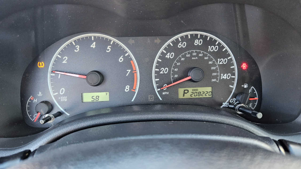 Toyota Corolla L 5-Speed MT 2013 Toyota Corolla L 5-Speed MT 2013