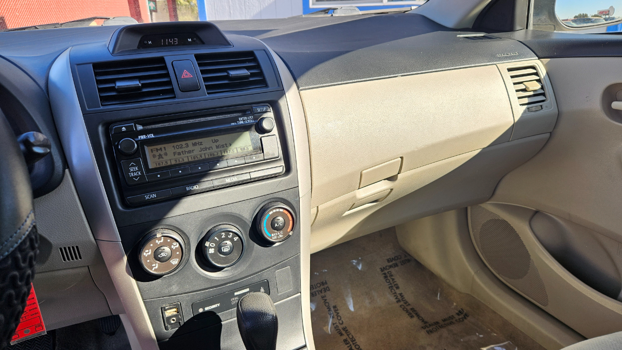 Toyota Corolla L 5-Speed MT 2013 Toyota Corolla L 5-Speed MT 2013