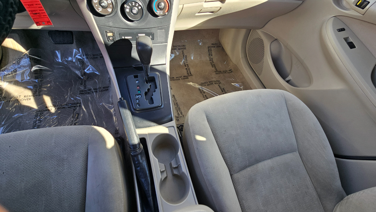 Toyota Corolla L 5-Speed MT 2013 Toyota Corolla L 5-Speed MT 2013