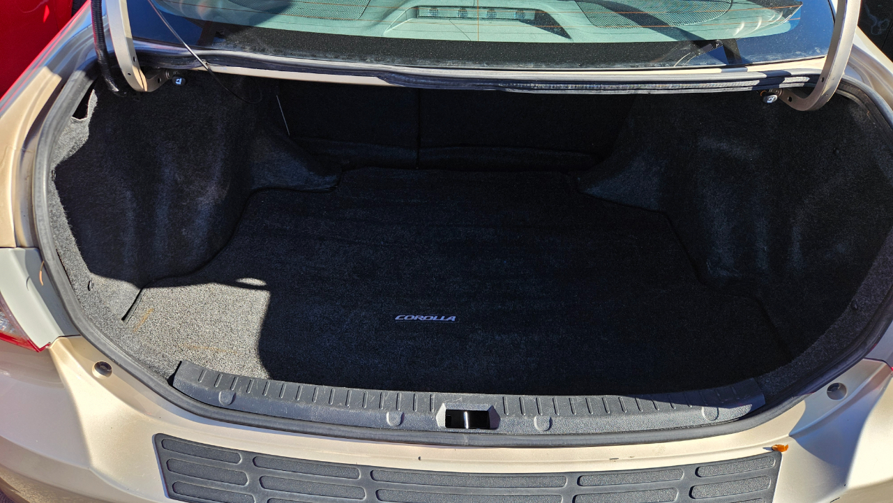 Toyota Corolla L 5-Speed MT 2013 Toyota Corolla L 5-Speed MT 2013