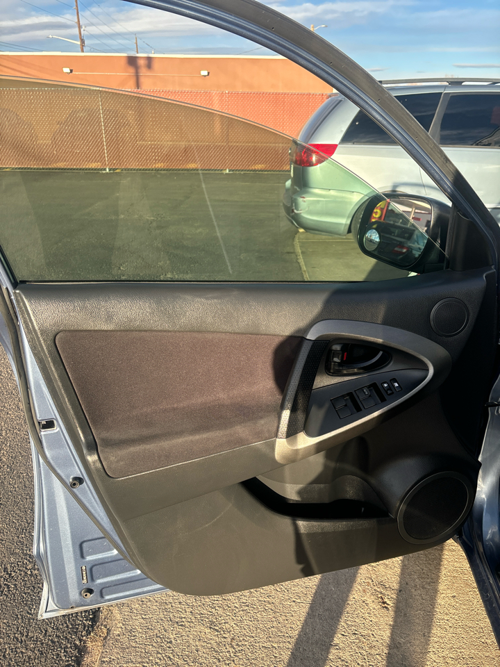 Toyota RAV4 Sport V6 4WD 2011