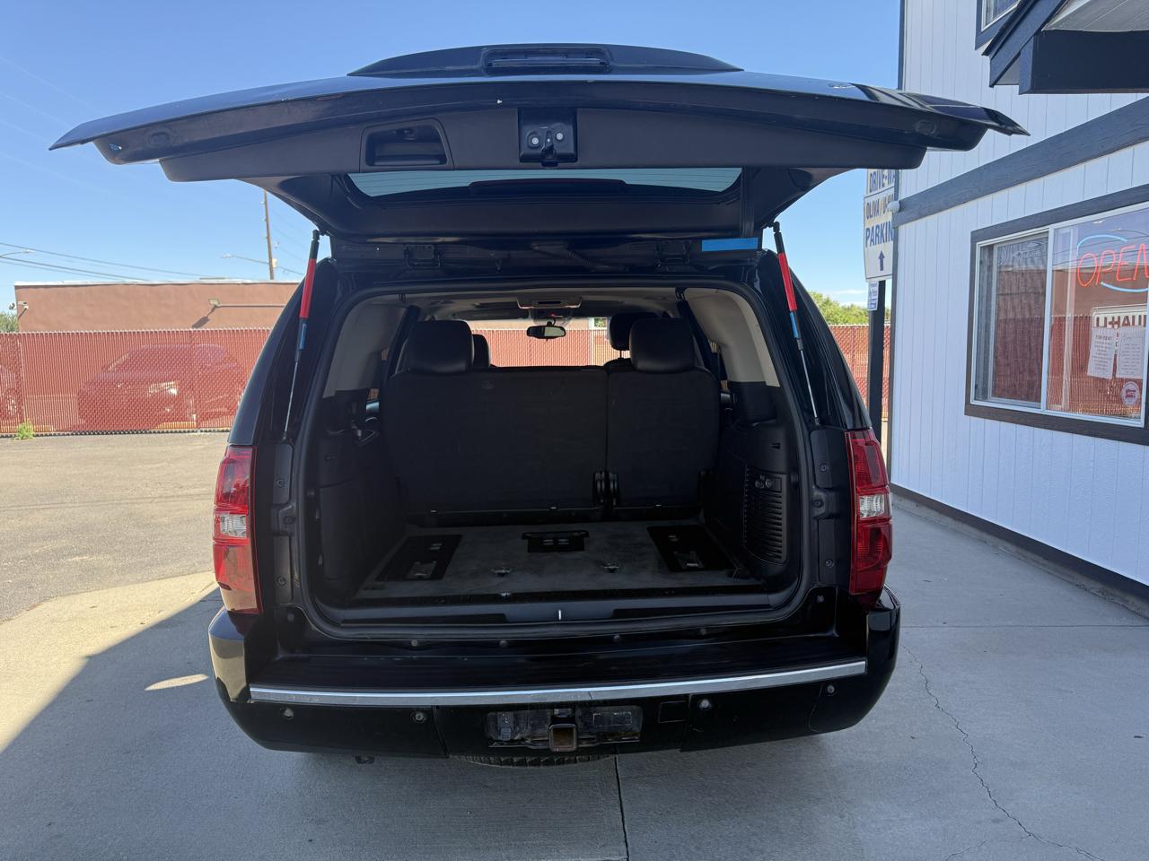 Chevrolet Tahoe LT 4WD 2011