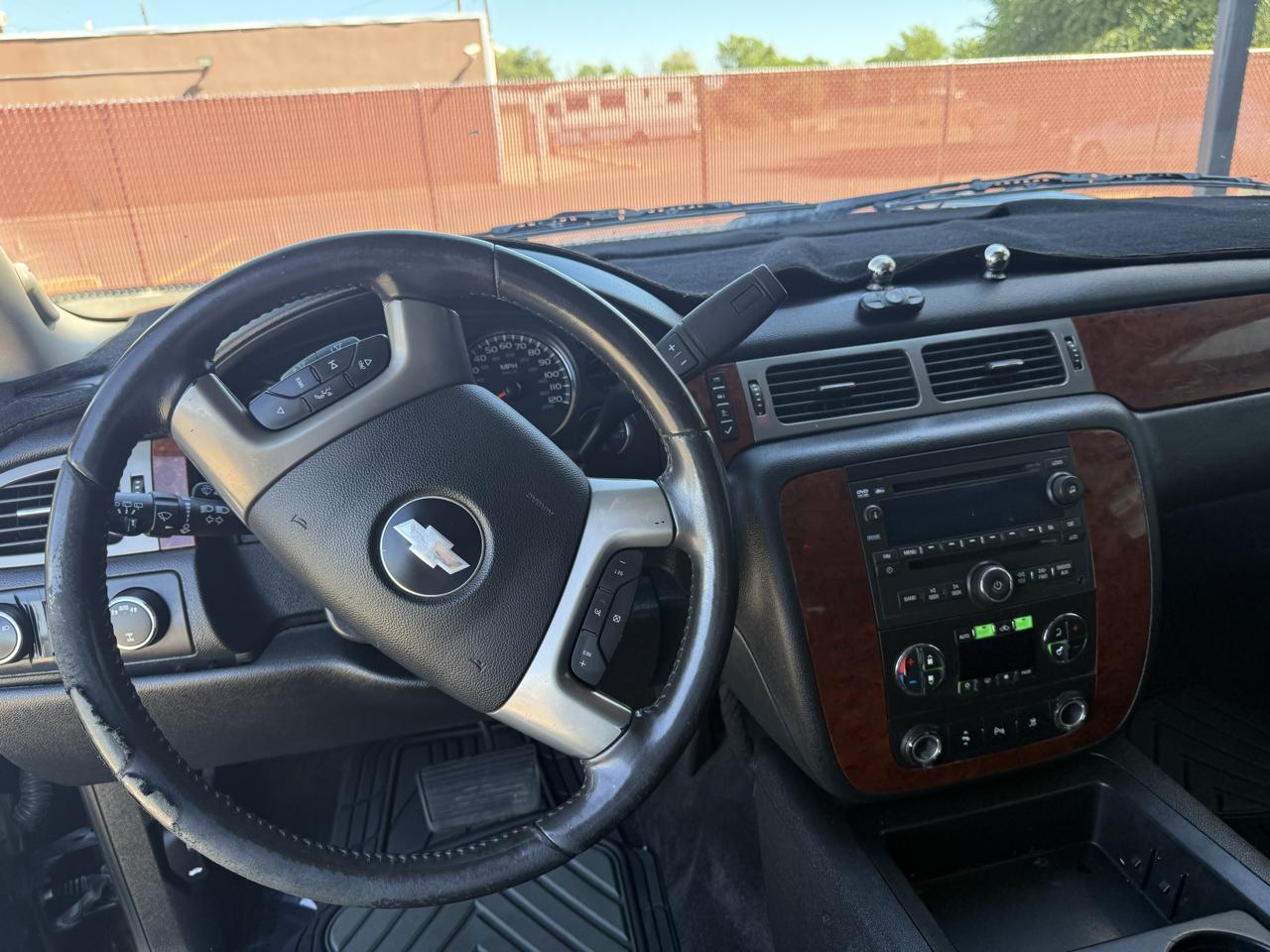 Chevrolet Tahoe LT 4WD 2011