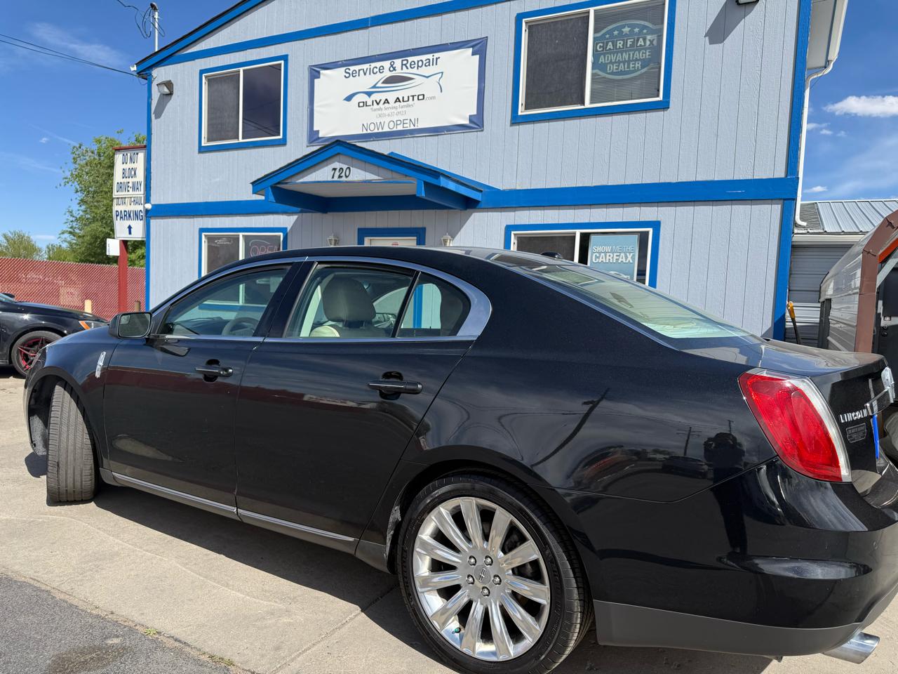 Lincoln MKS 3.5L with EcoBoost AWD 2011