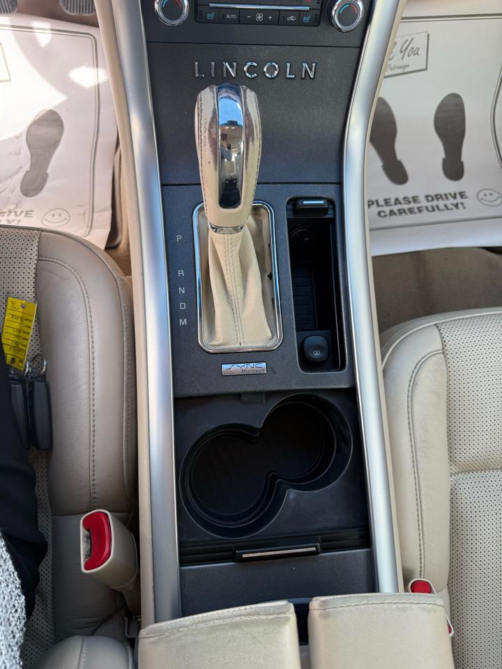 Lincoln MKS 3.5L with EcoBoost AWD 2011