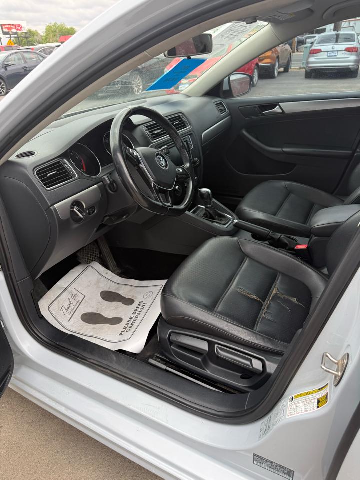 Volkswagen Jetta 1.4T SE 6A 2017