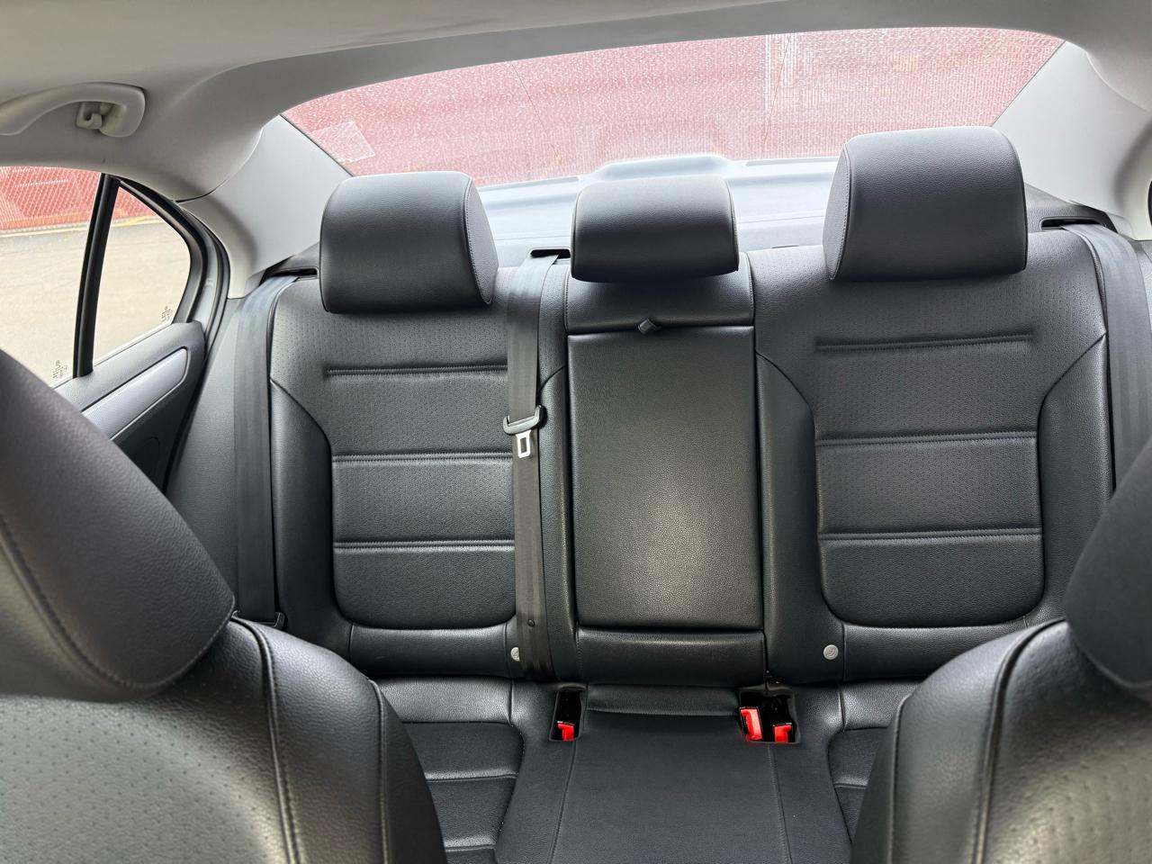 Volkswagen Jetta 1.4T SE 6A 2017