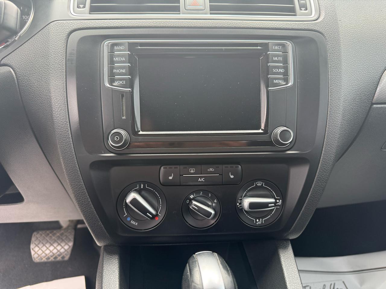 Volkswagen Jetta 1.4T SE 6A 2017