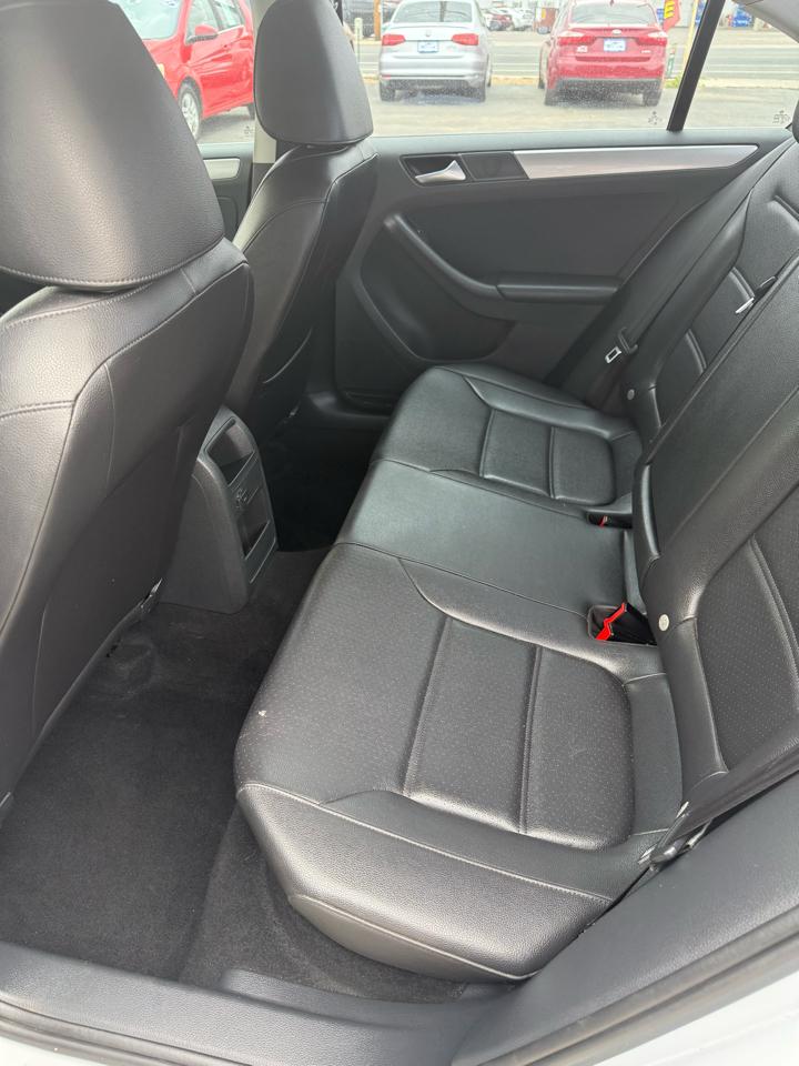 Volkswagen Jetta 1.4T SE 6A 2017