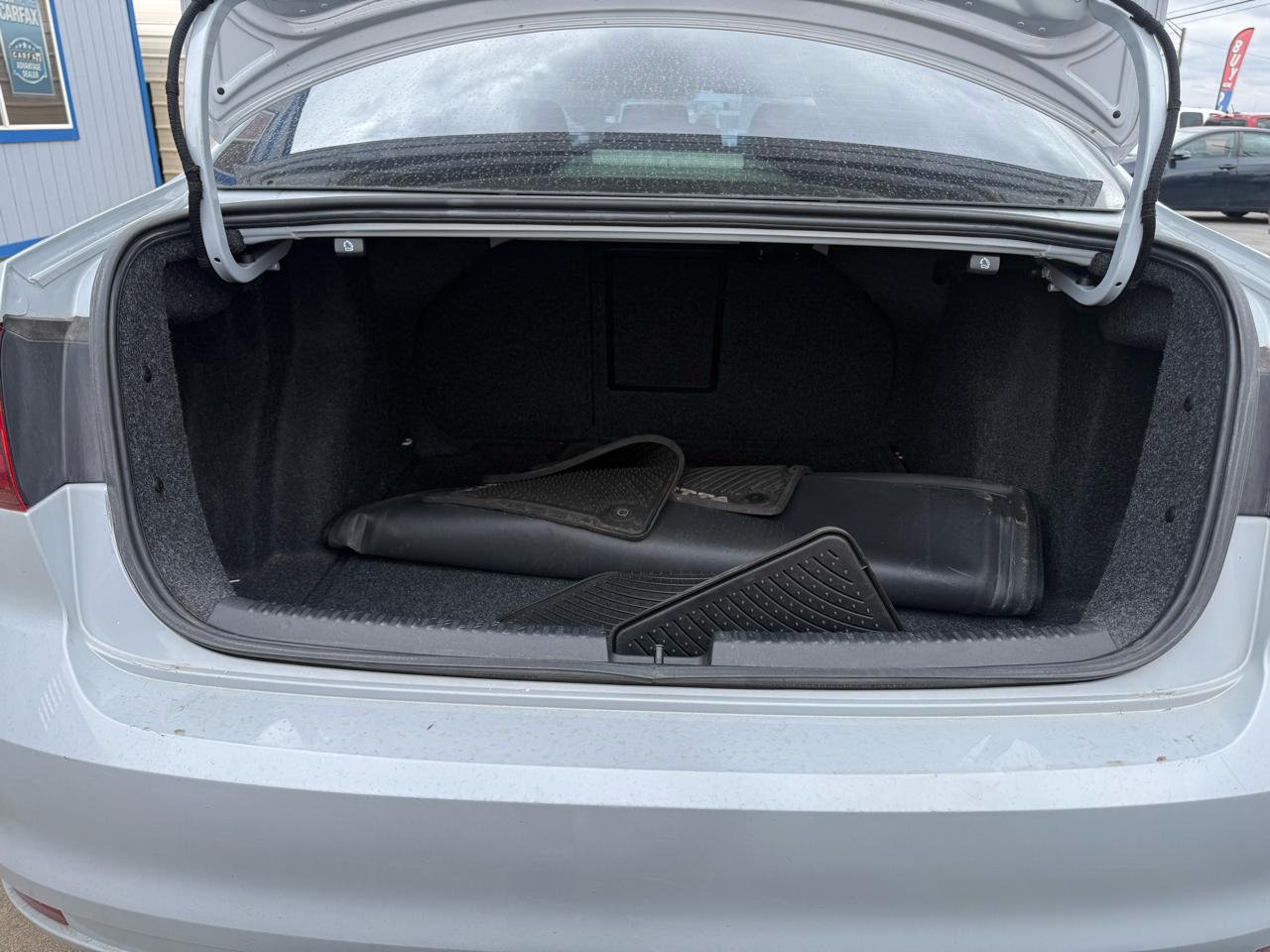 Volkswagen Jetta 1.4T SE 6A 2017
