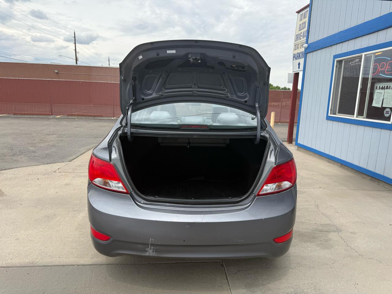 Hyundai Accent SE 4-Door 6A 2016