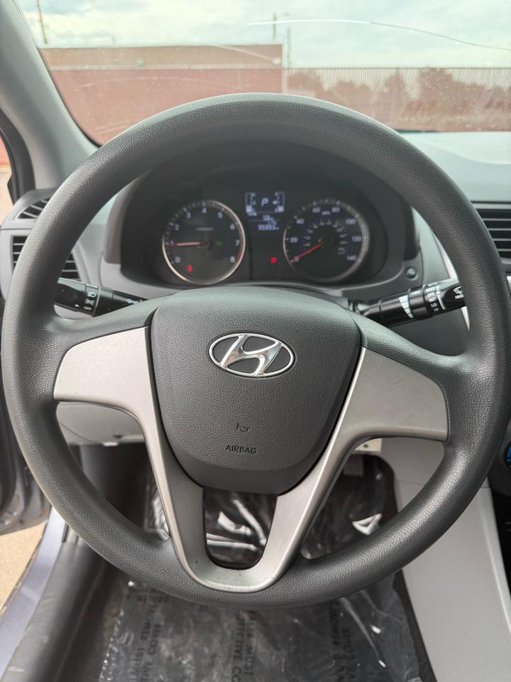 Hyundai Accent SE 4-Door 6A 2016