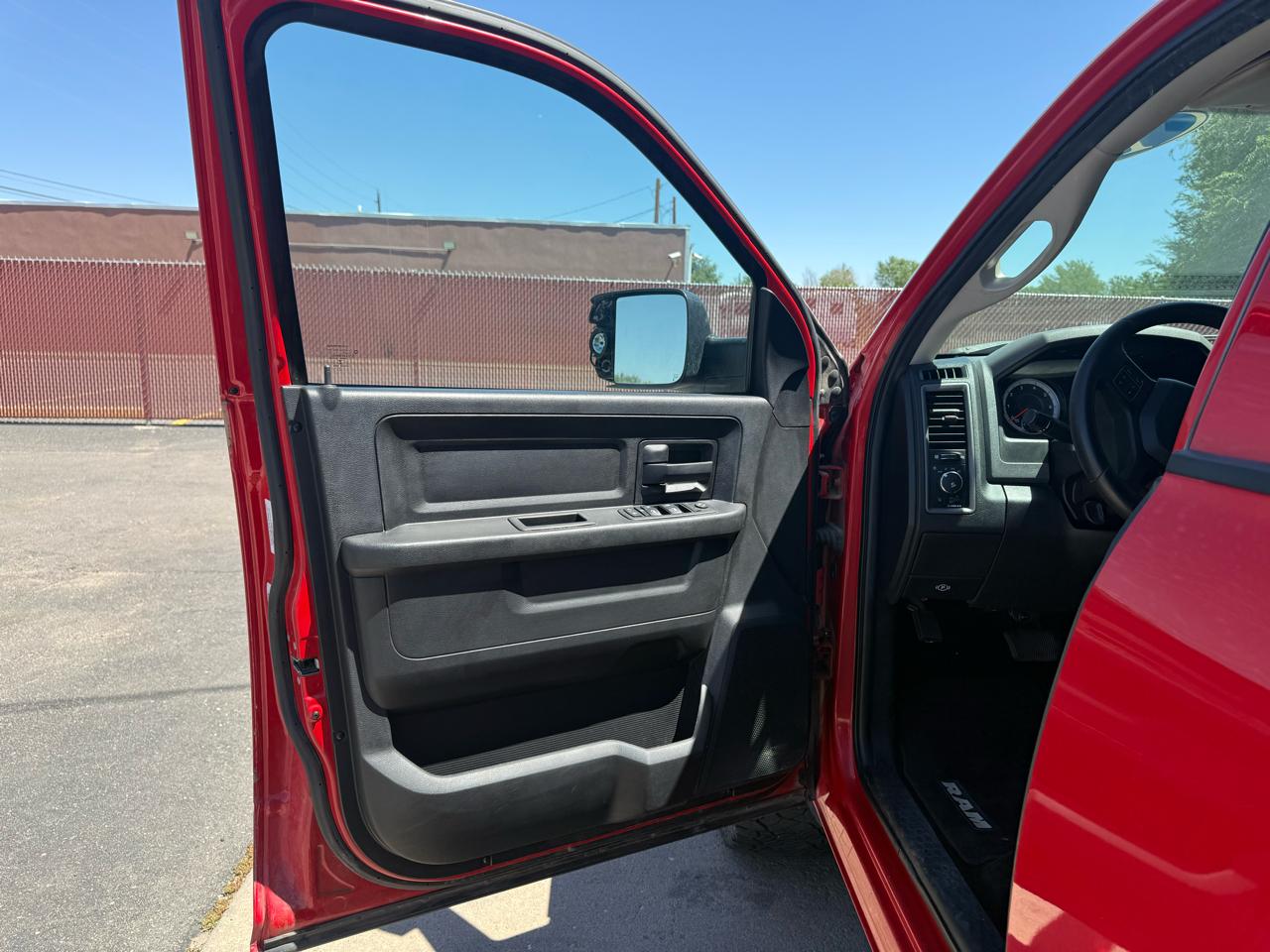RAM 1500 Tradesman Crew Cab SWB 4WD 2014