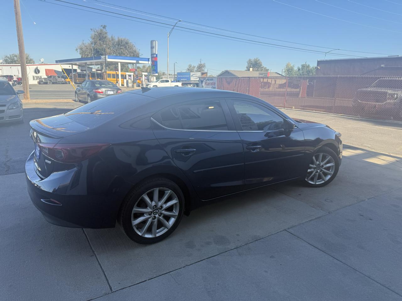 Mazda Mazda3 photo 9
