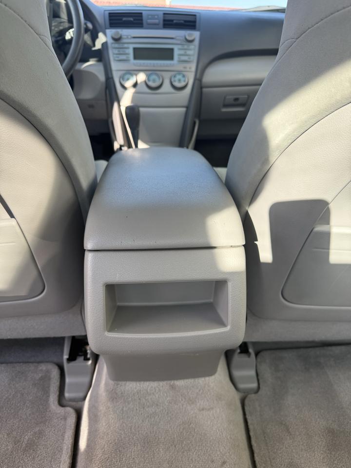 Toyota Camry photo 11