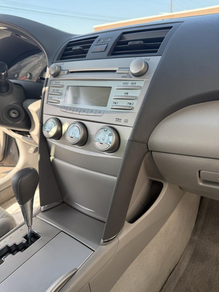Toyota Camry photo 17
