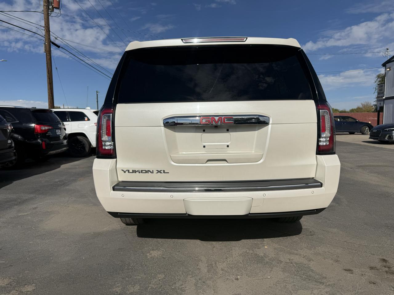 GMC Yukon Denali XL 4WD 2015