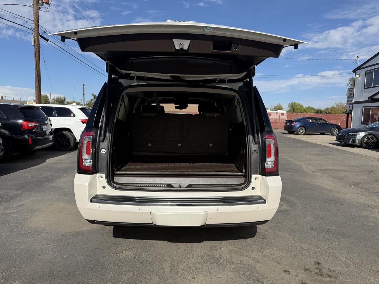 GMC Yukon Denali XL 4WD 2015