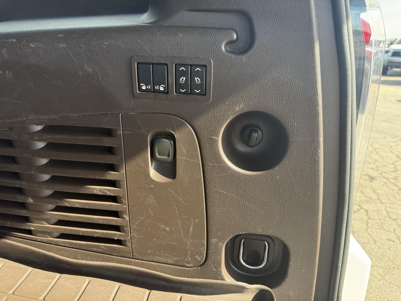 GMC Yukon Denali XL 4WD 2015