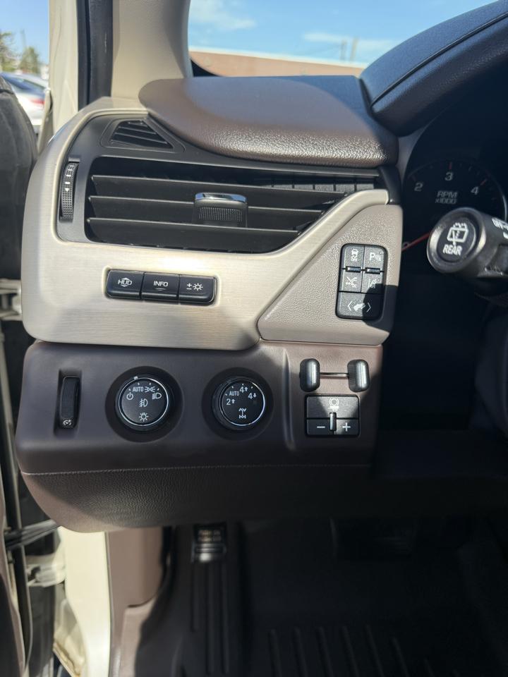 GMC Yukon Denali XL 4WD 2015